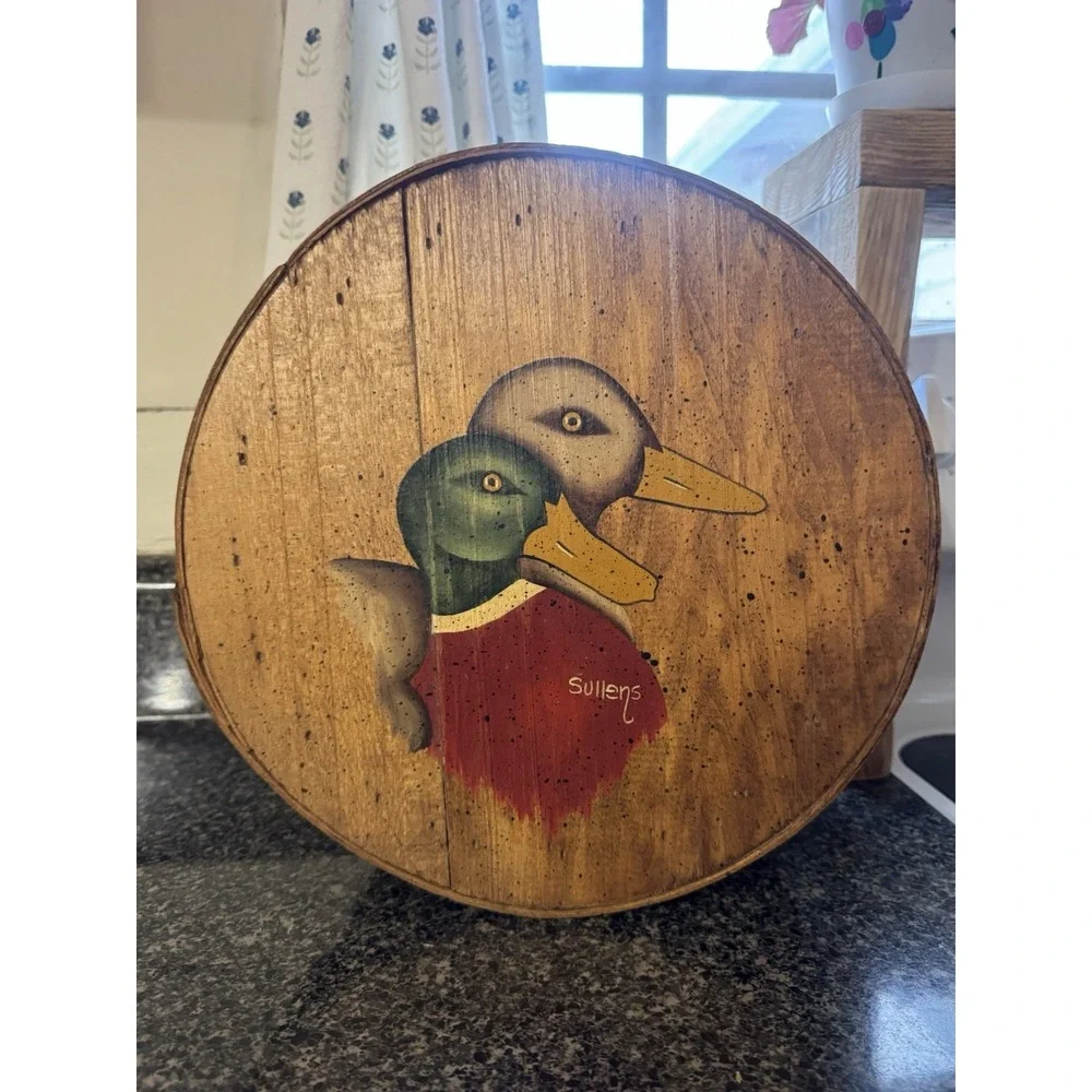Vintage Primitive Wood Round Cheese Box Painted Ducks 